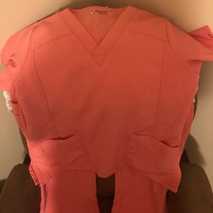 Wonder Wink Scrub Set!